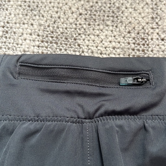 Under Armour Fitted Running Shorts - Picture 5 of 6